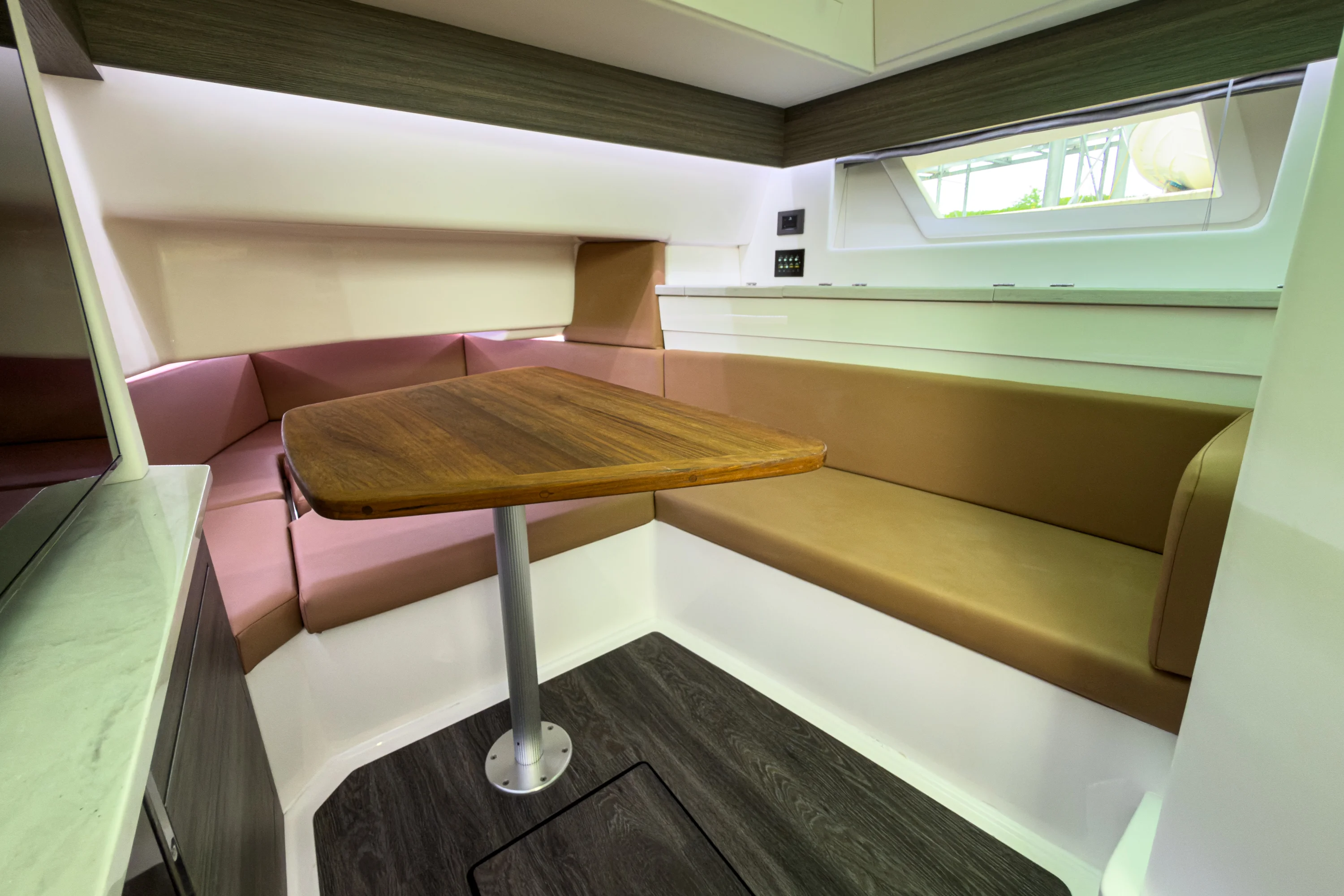 2025 Aviara AV40 Outboard Image Thumbnail #21