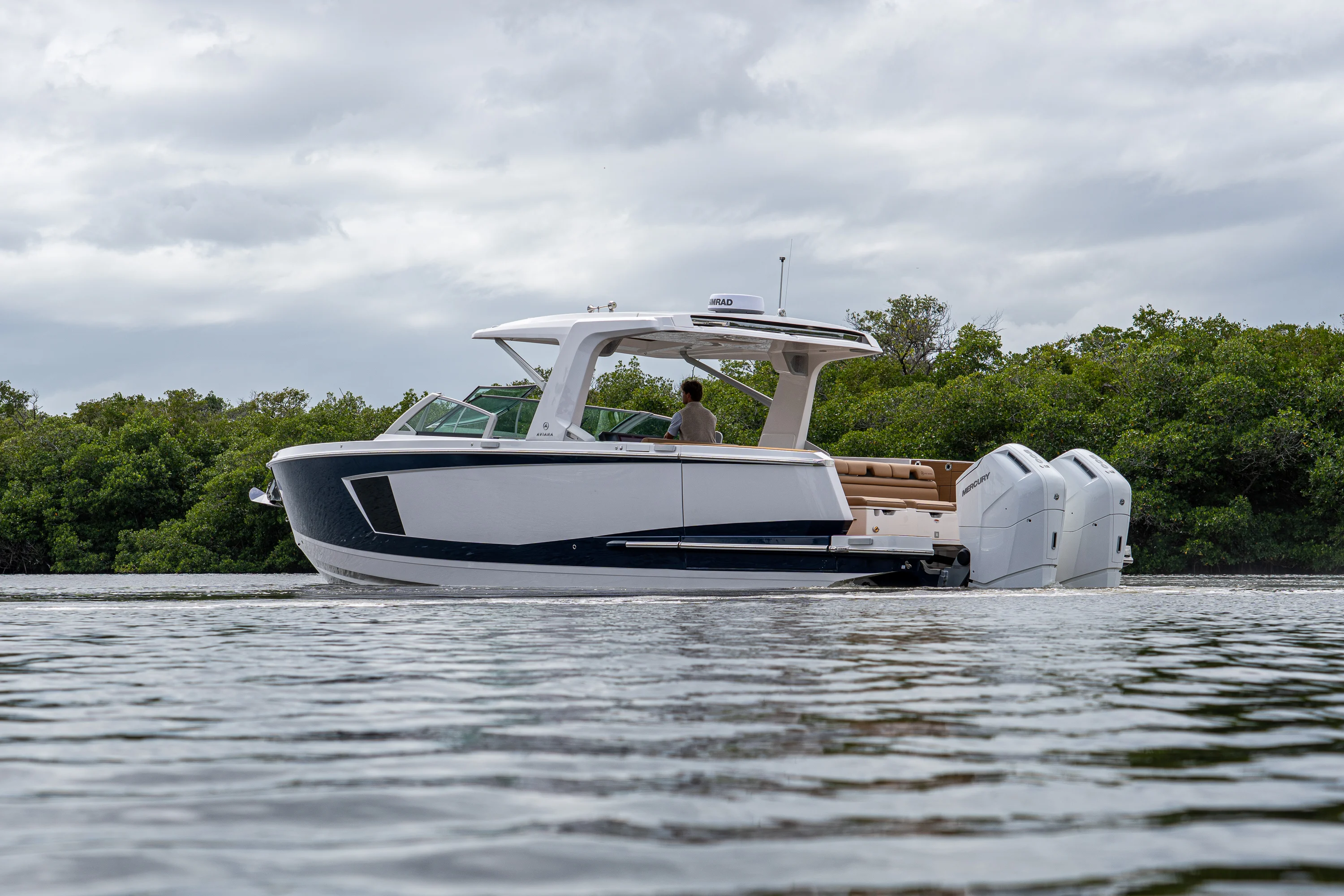 2025 Aviara AV40 Outboard Image Thumbnail #35