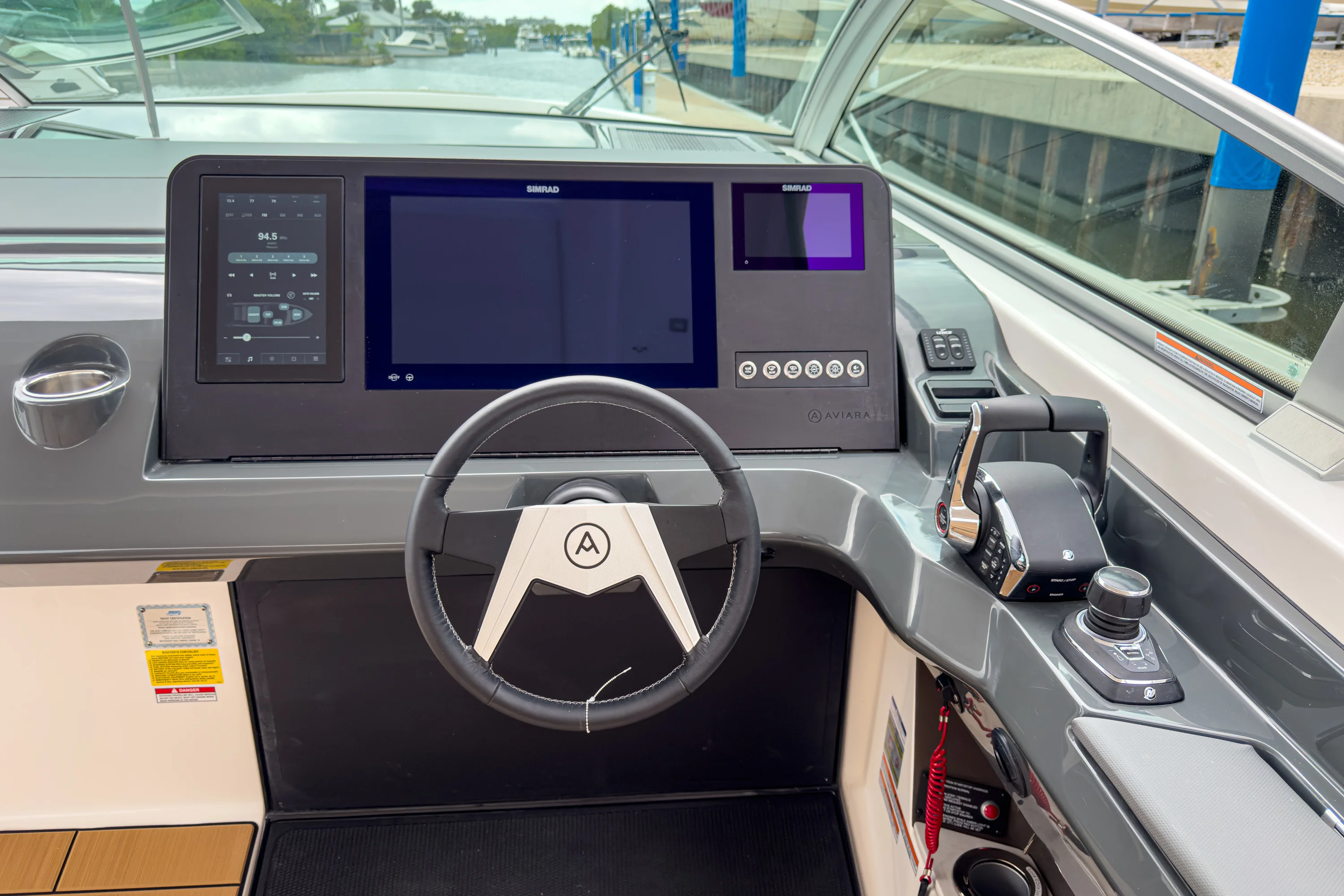 2025 Aviara AV40 Outboard Image Thumbnail #18