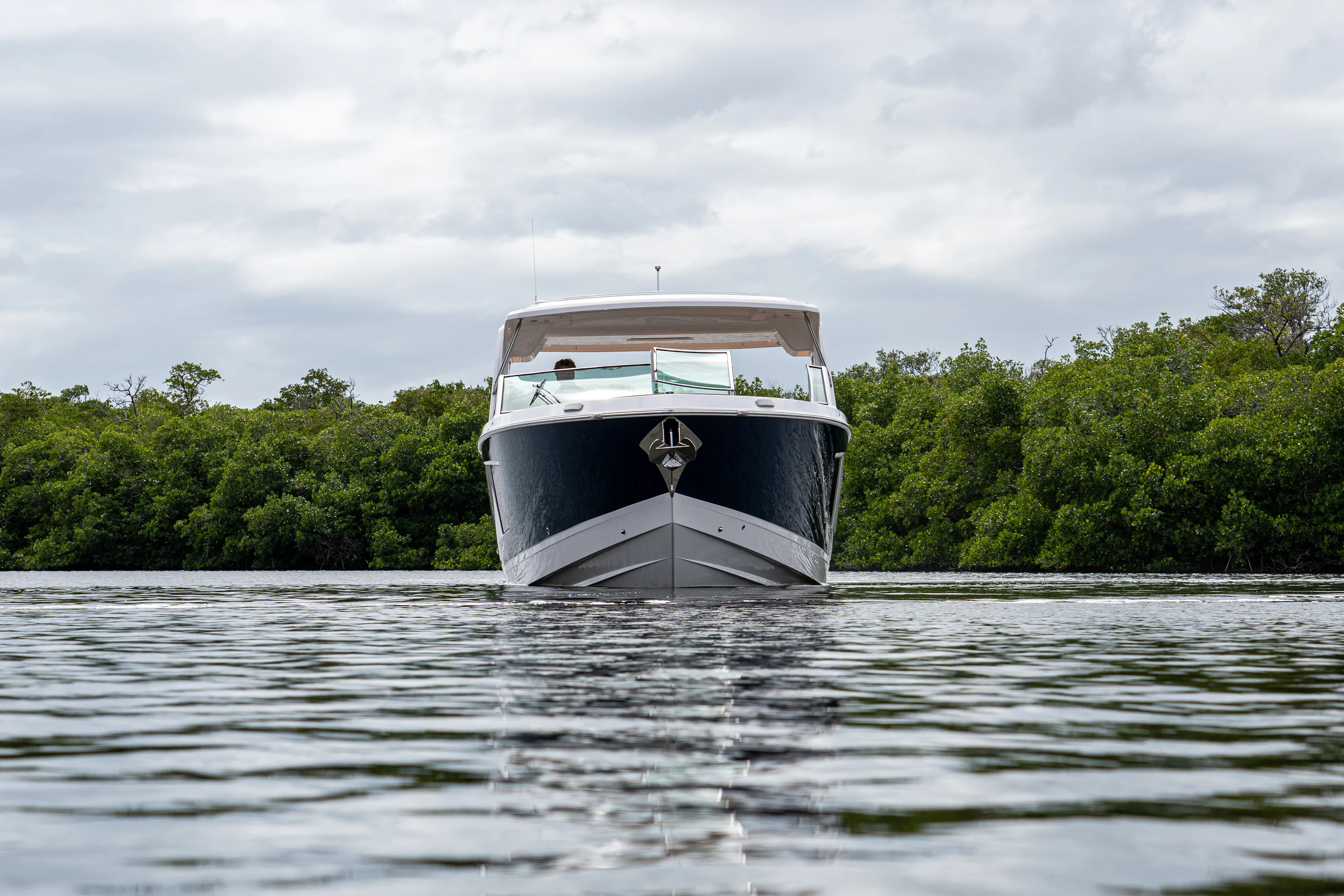 2025 Aviara AV40 Outboard Image Thumbnail #39