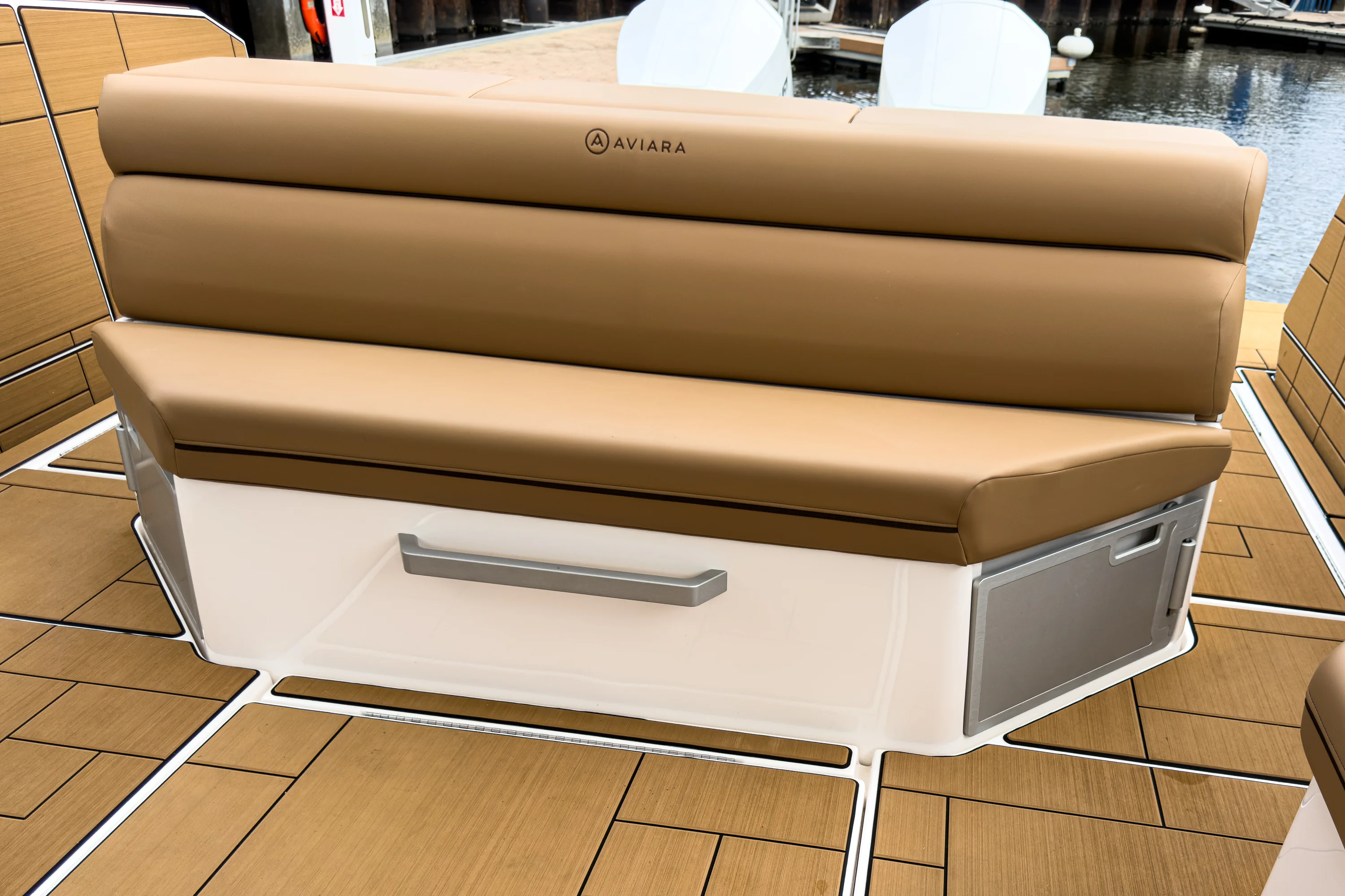 2025 Aviara AV40 Outboard Image Thumbnail #10