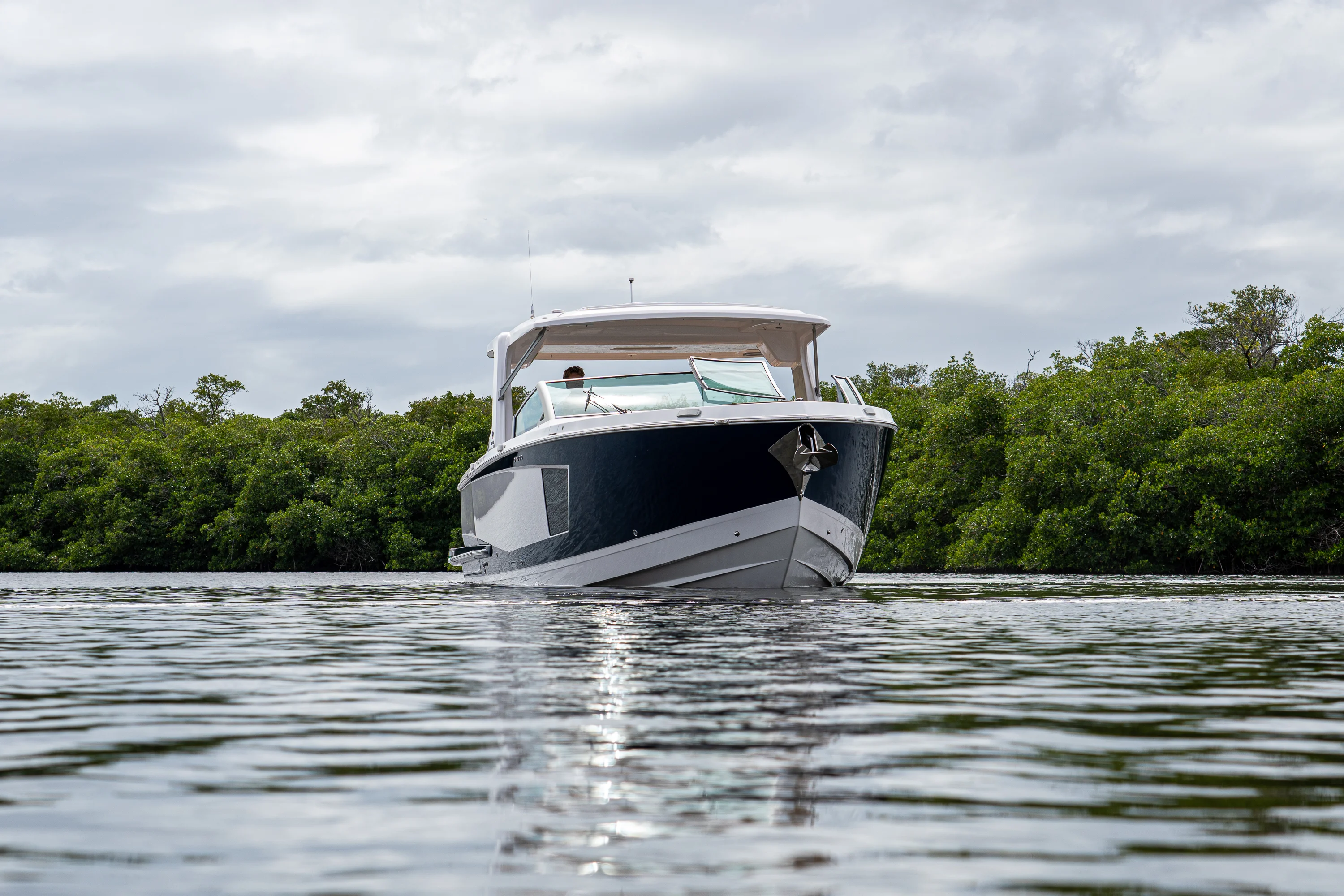 2025 Aviara AV40 Outboard Image Thumbnail #40