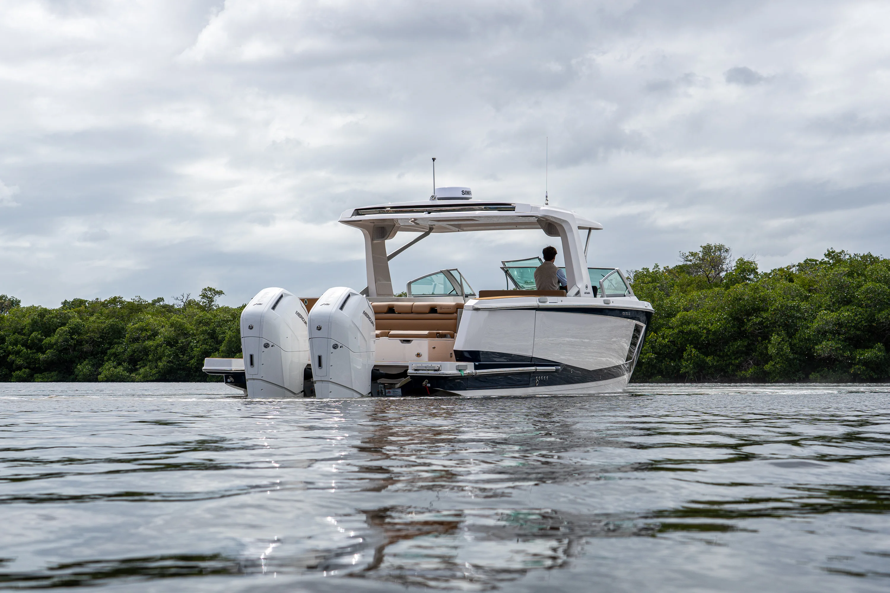2025 Aviara AV40 Outboard Image Thumbnail #32