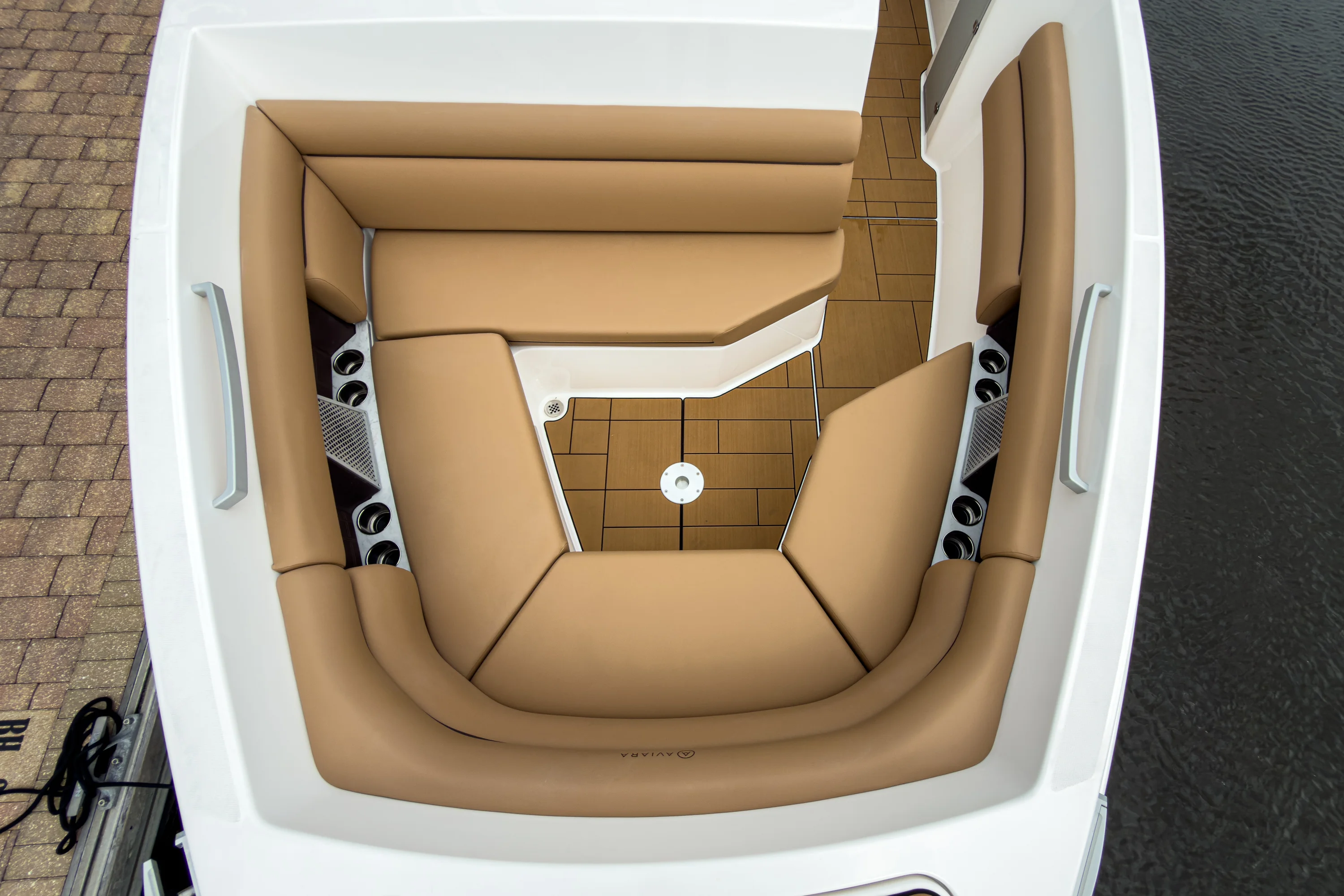 2025 Aviara AV40 Outboard Image Thumbnail #29