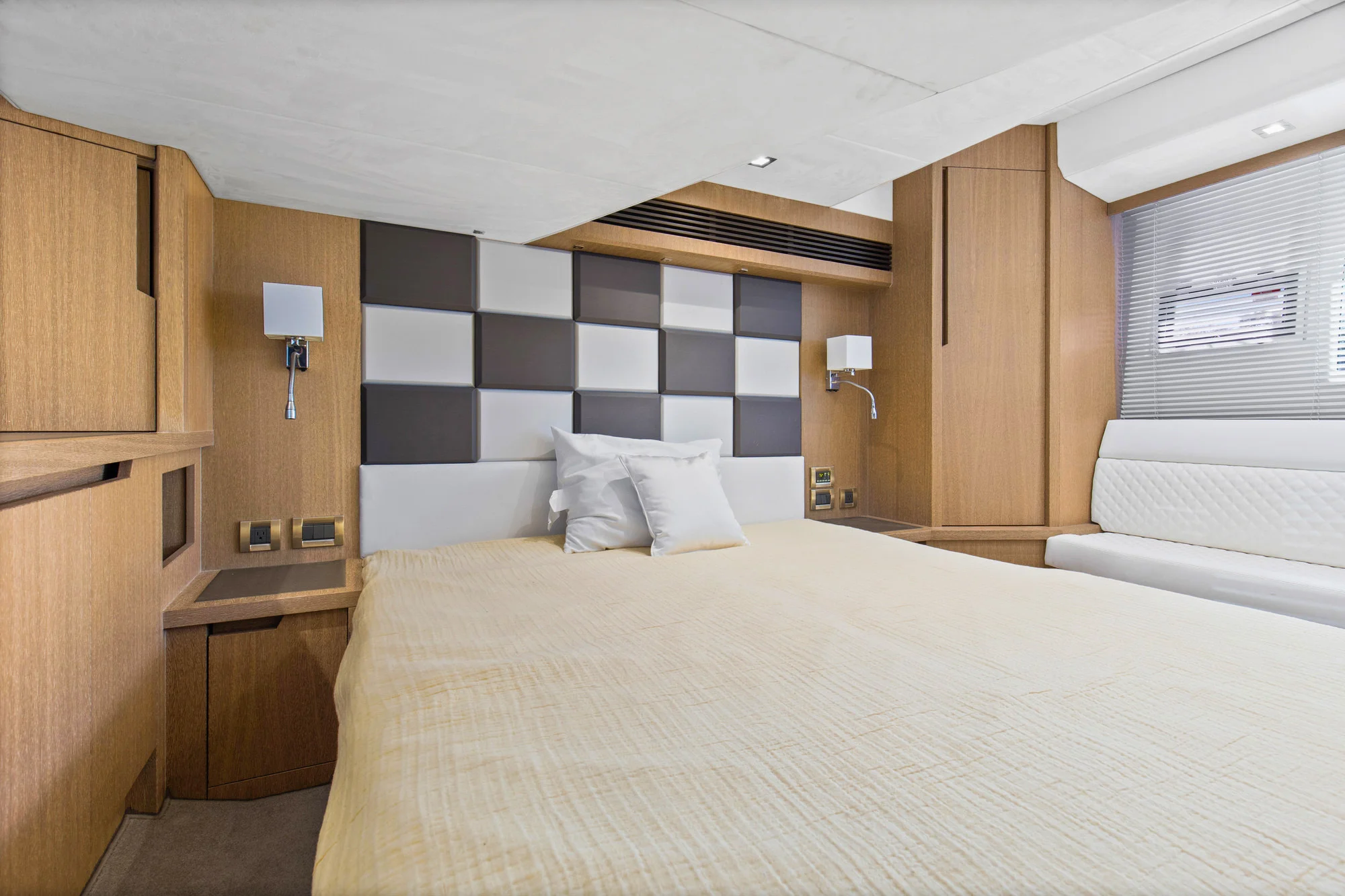 2018 Galeon 485 HTS Image Thumbnail #28