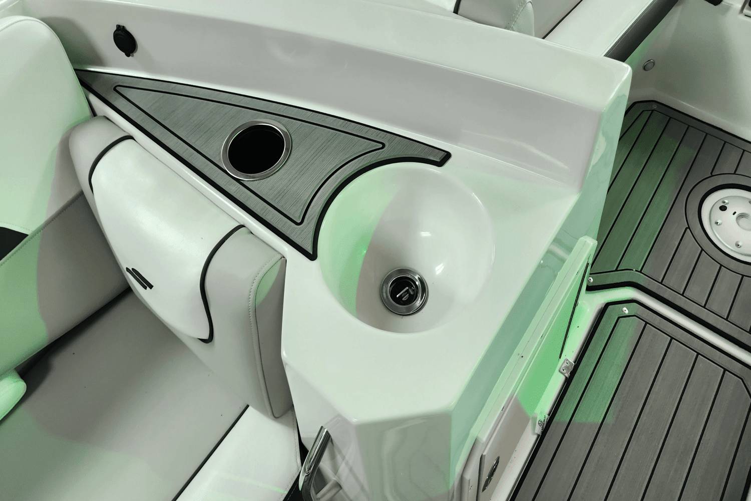 2025 Starcraft
                                                             211SVX/IO Image Thumbnail #17