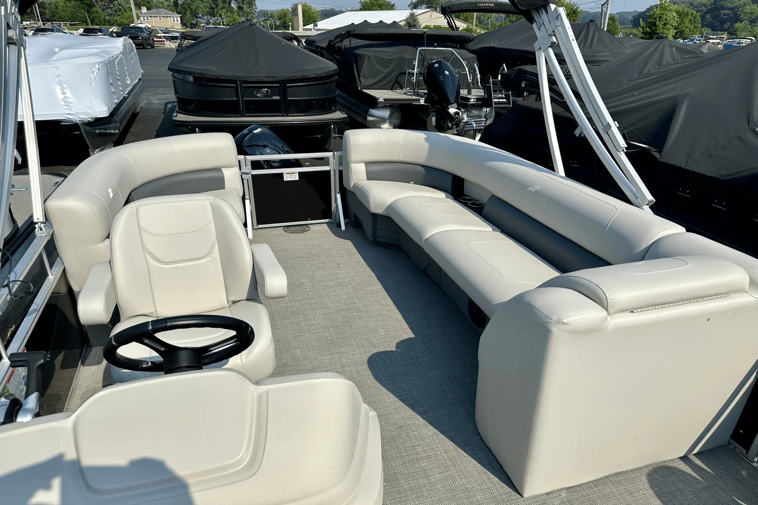 2025 Starcraft LX 20 R Image Thumbnail #12