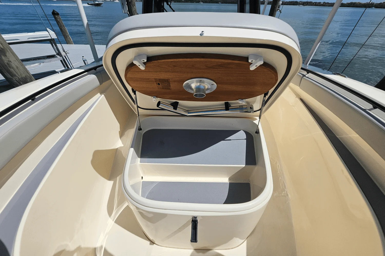 2024 Scout 305LXF Image Thumbnail #10