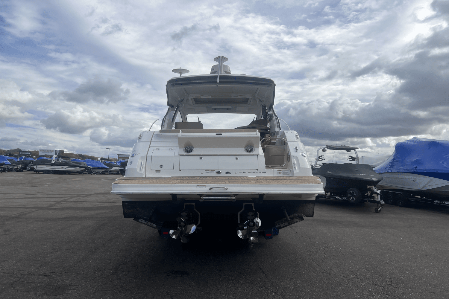 2018 Sea Ray Sundancer 350 Coupe Image Thumbnail #5