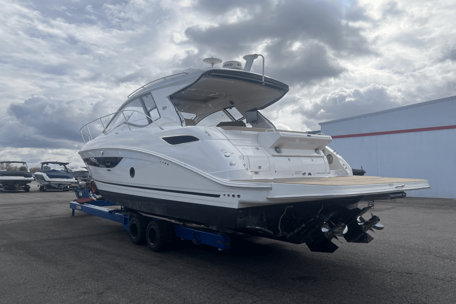 2018 Sea Ray Sundancer 350 Coupe Image Thumbnail #6