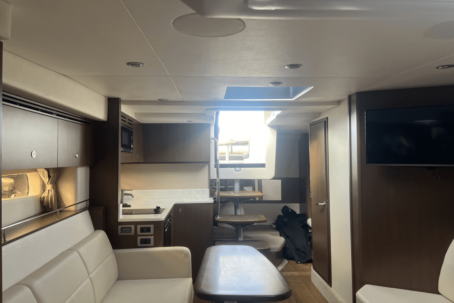 2018 Sea Ray Sundancer 350 Coupe Image Thumbnail #20