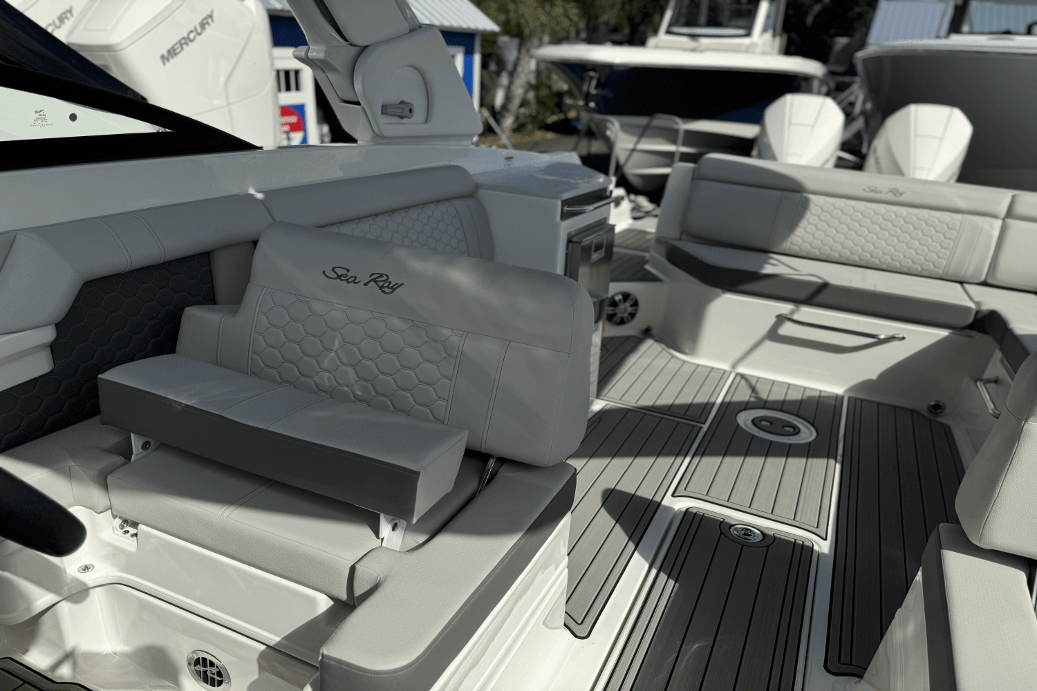 2024 Sea Ray SDX 290 Outboard Image Thumbnail #26