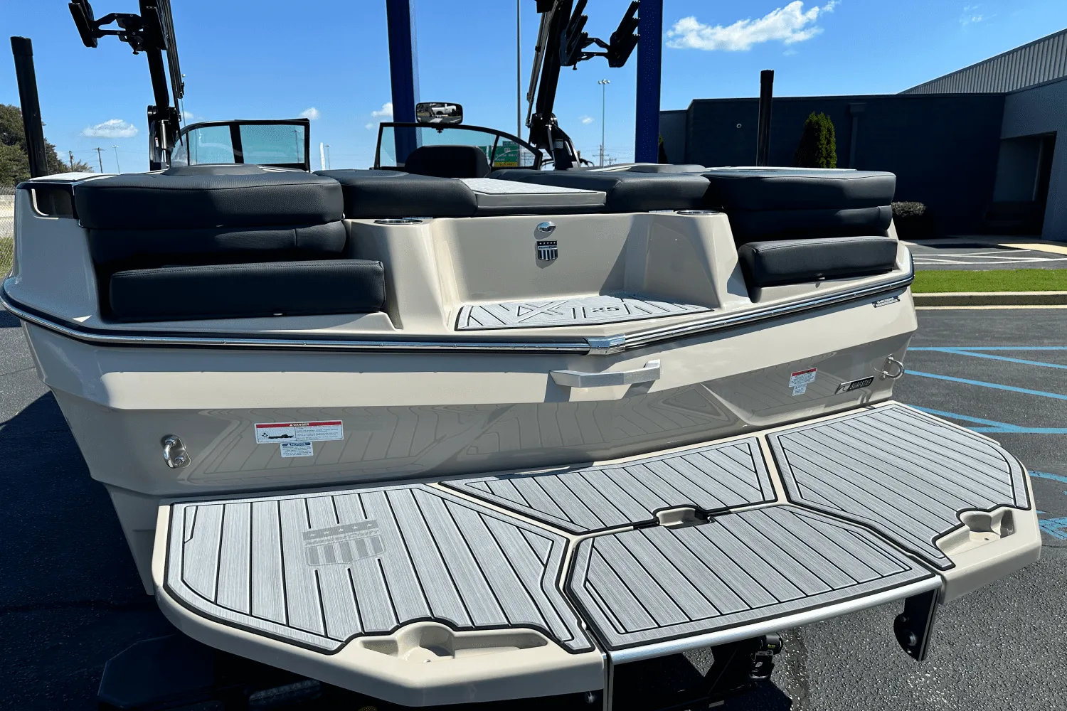 2025 Mastercraft XT25 Image Thumbnail #4