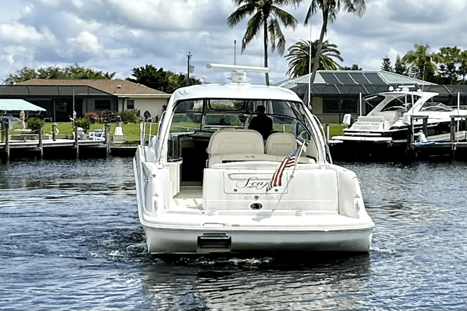 2005 Sea Ray 390 SUNDANCER Image Thumbnail #4