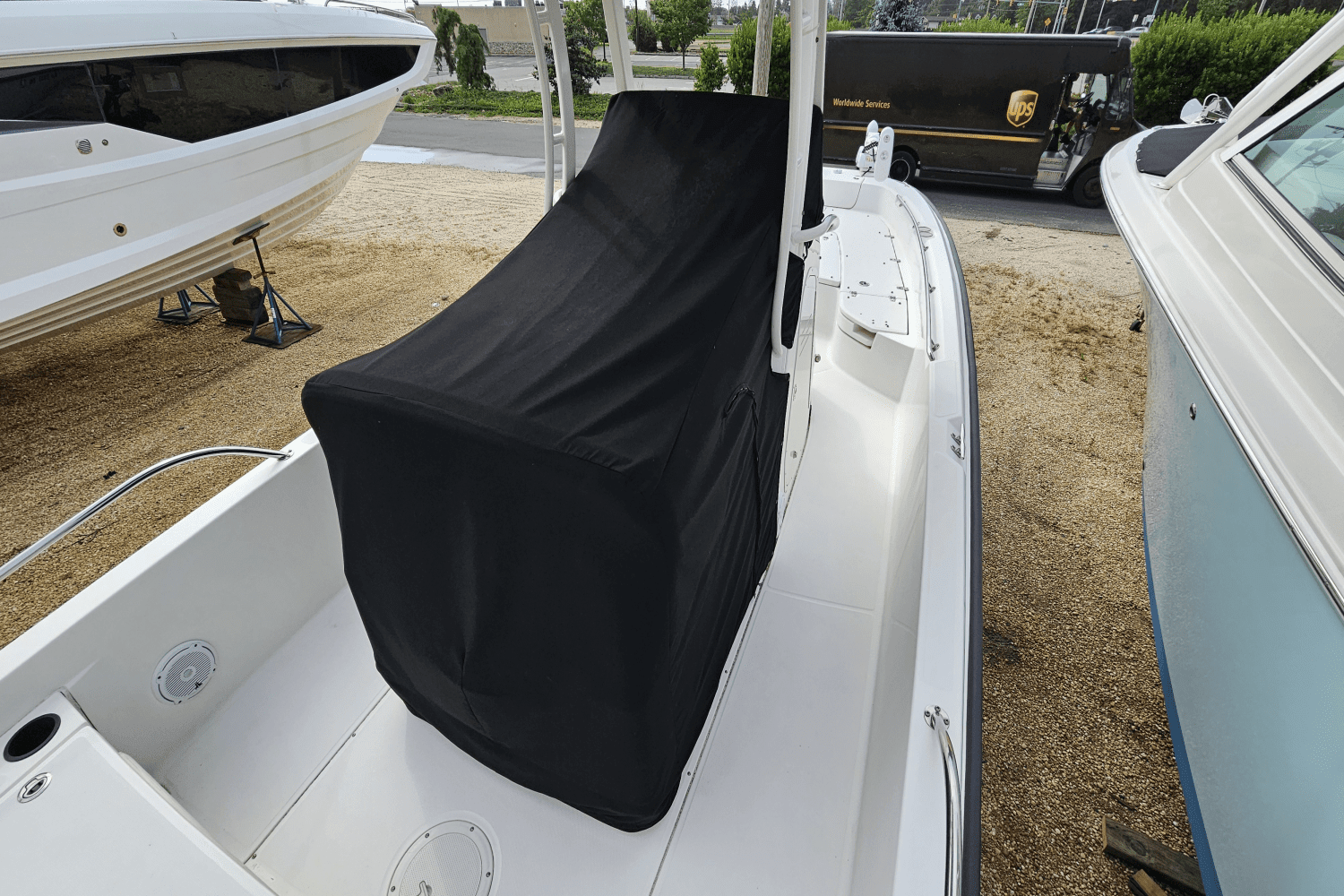 2016 Boston Whaler 240 DAUNTLESS Image Thumbnail #10