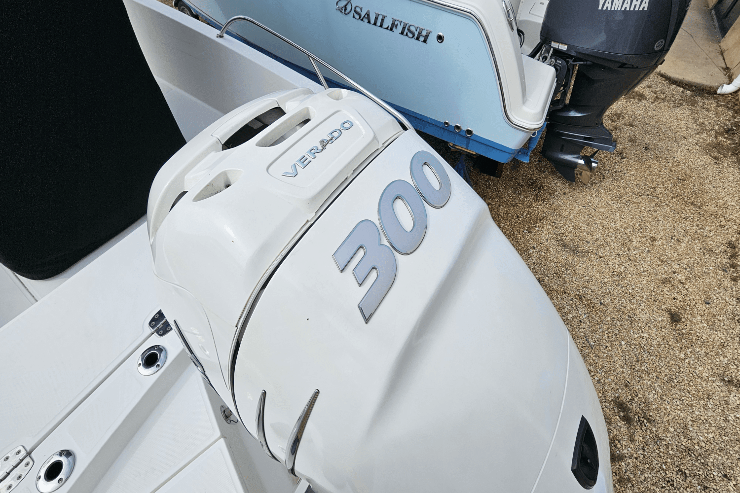 2016 Boston Whaler 240 DAUNTLESS Image Thumbnail #14