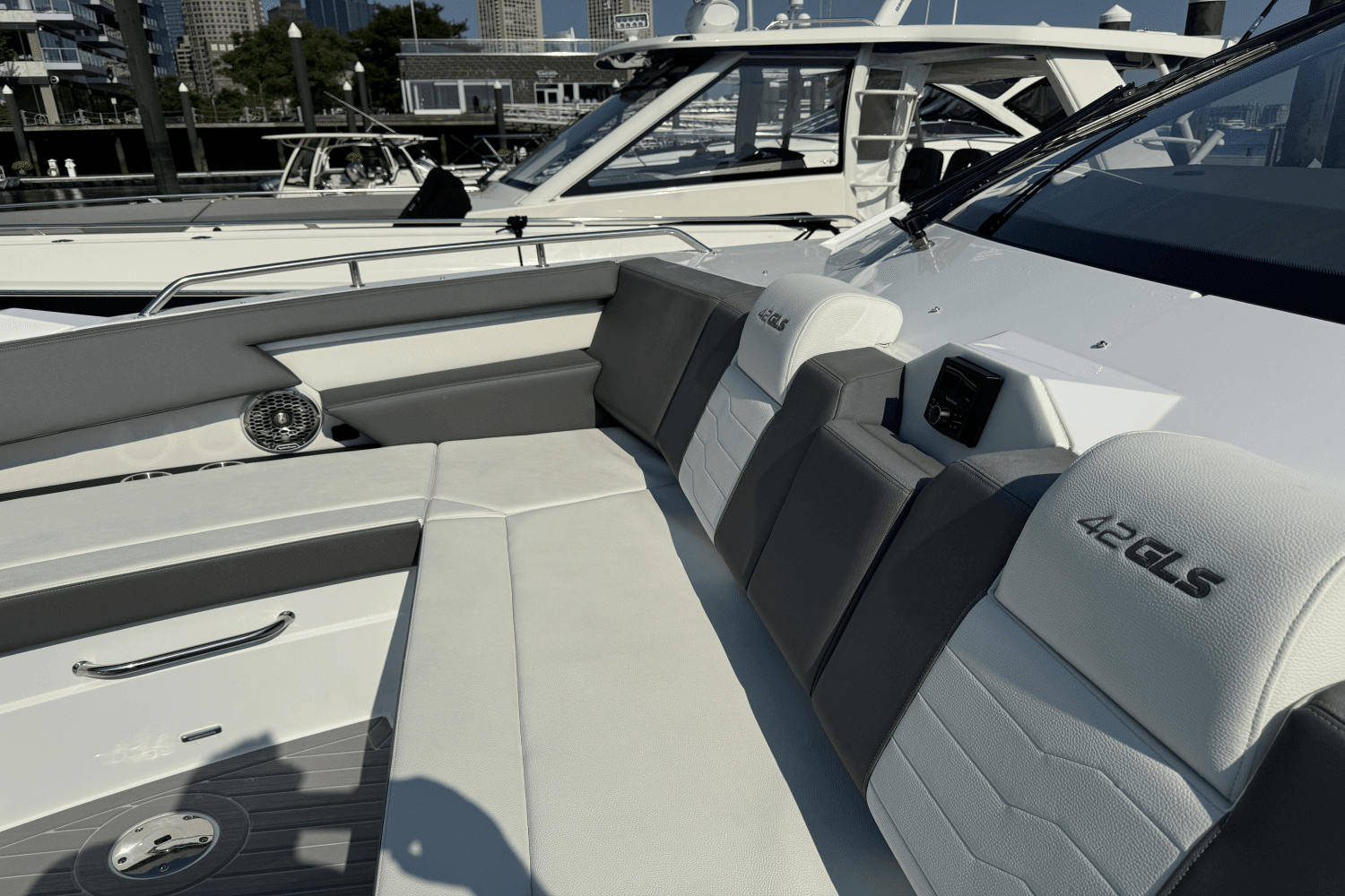 2023 Cruisers Yachts 42 GLS-OB Image Thumbnail #27