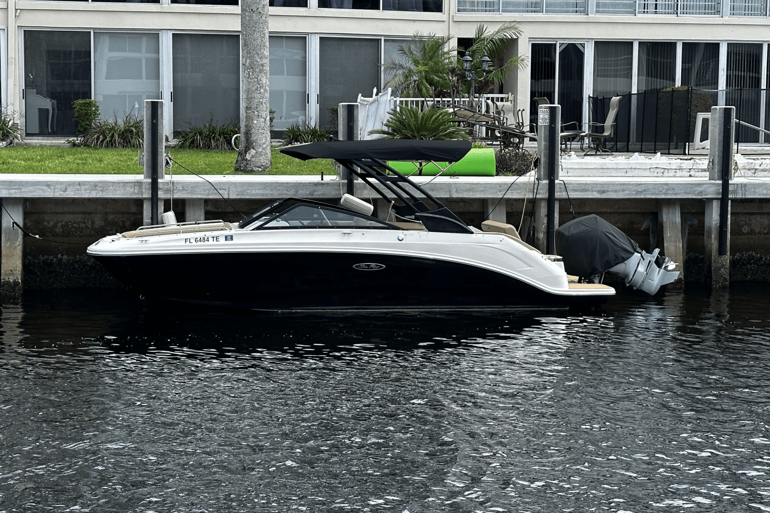 2022 Sea Ray 250SDX-OB Image Thumbnail #2