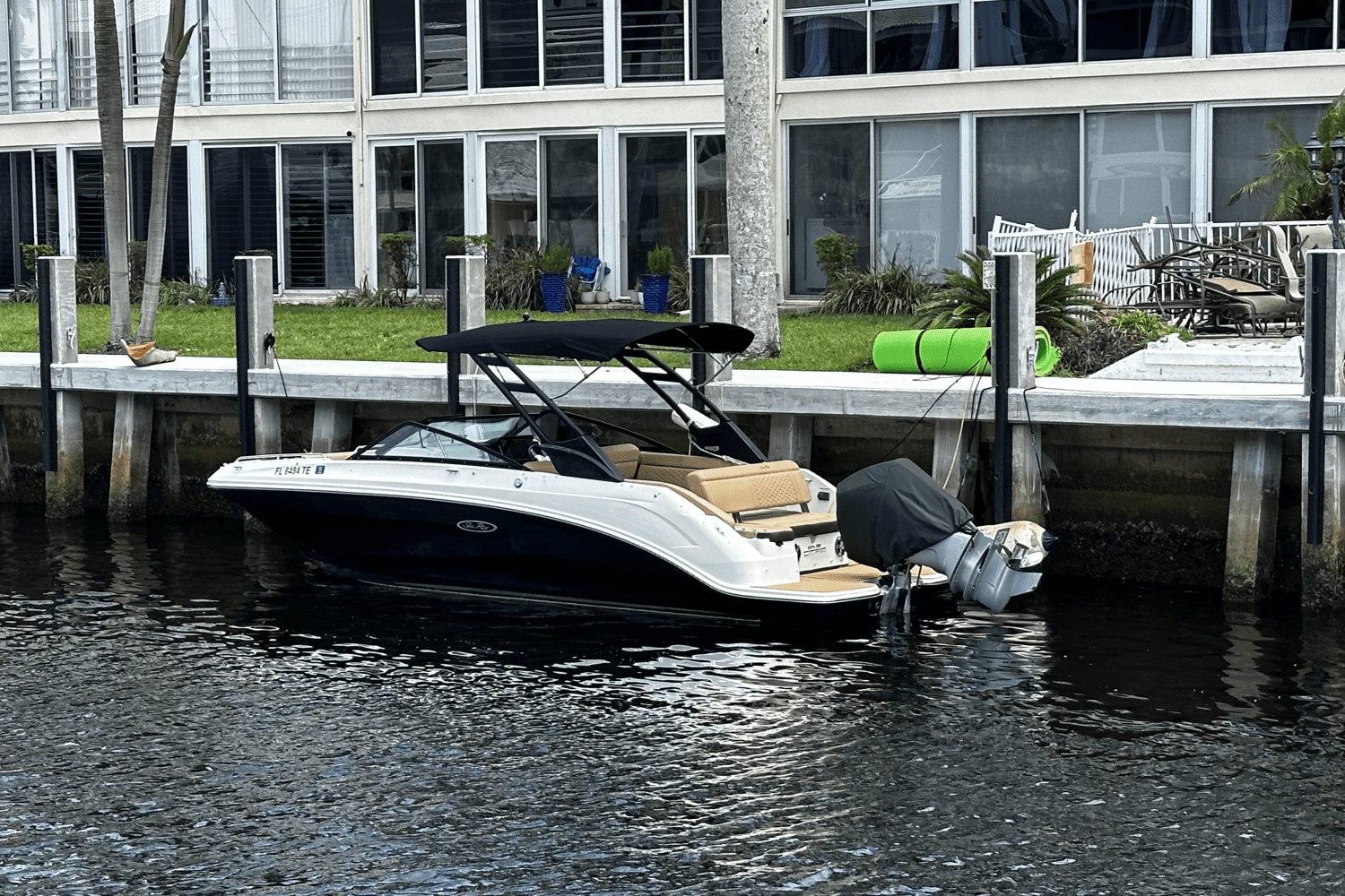 2022 Sea Ray 250SDX-OB Image Thumbnail #4