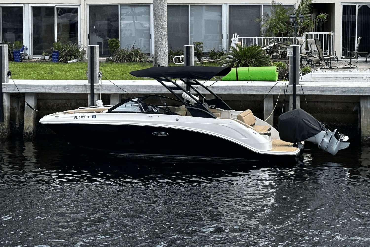 2022 Sea Ray 250SDX-OB Image Thumbnail #1