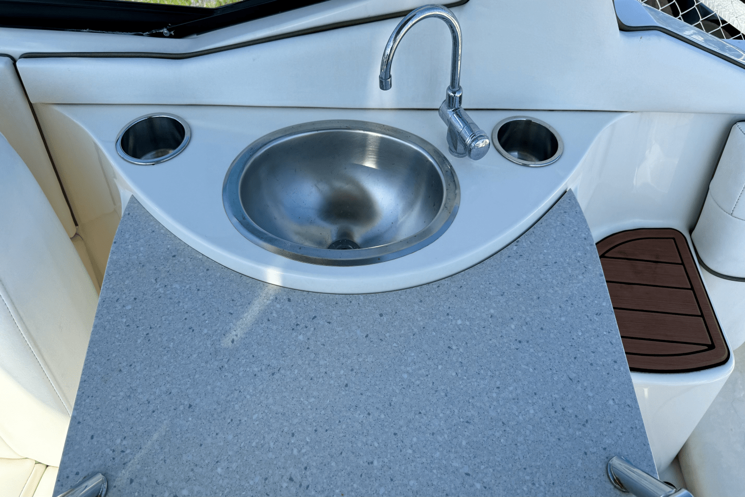 2008 Sea Ray 270 SELECT Image Thumbnail #3