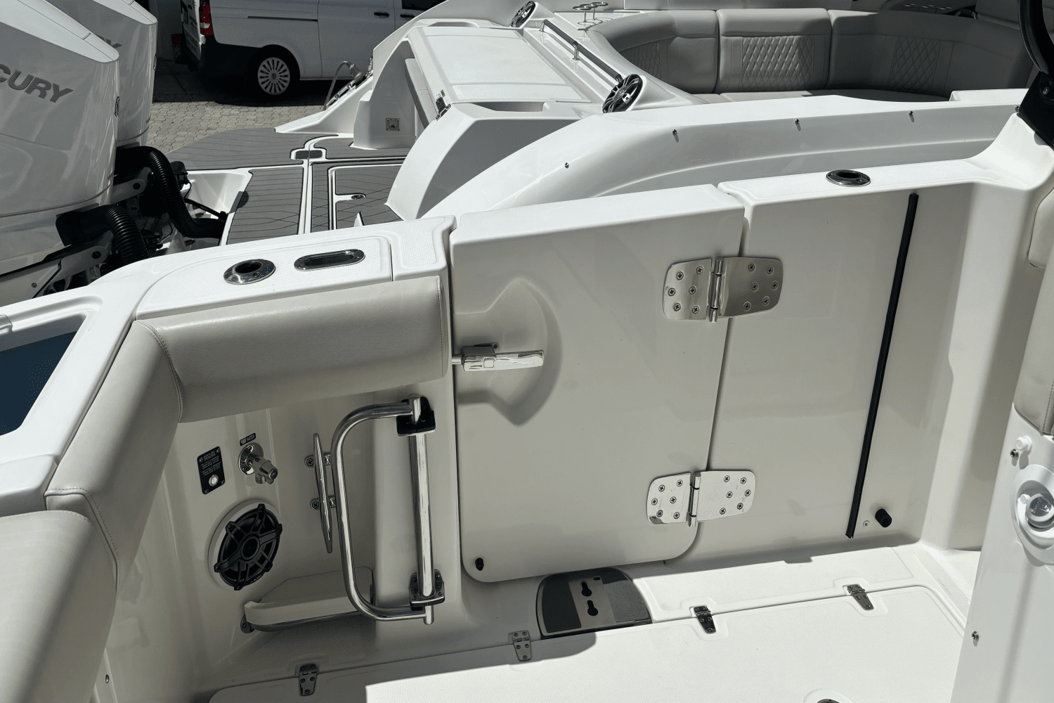 2023 Boston Whaler 350 Realm Image Thumbnail #15