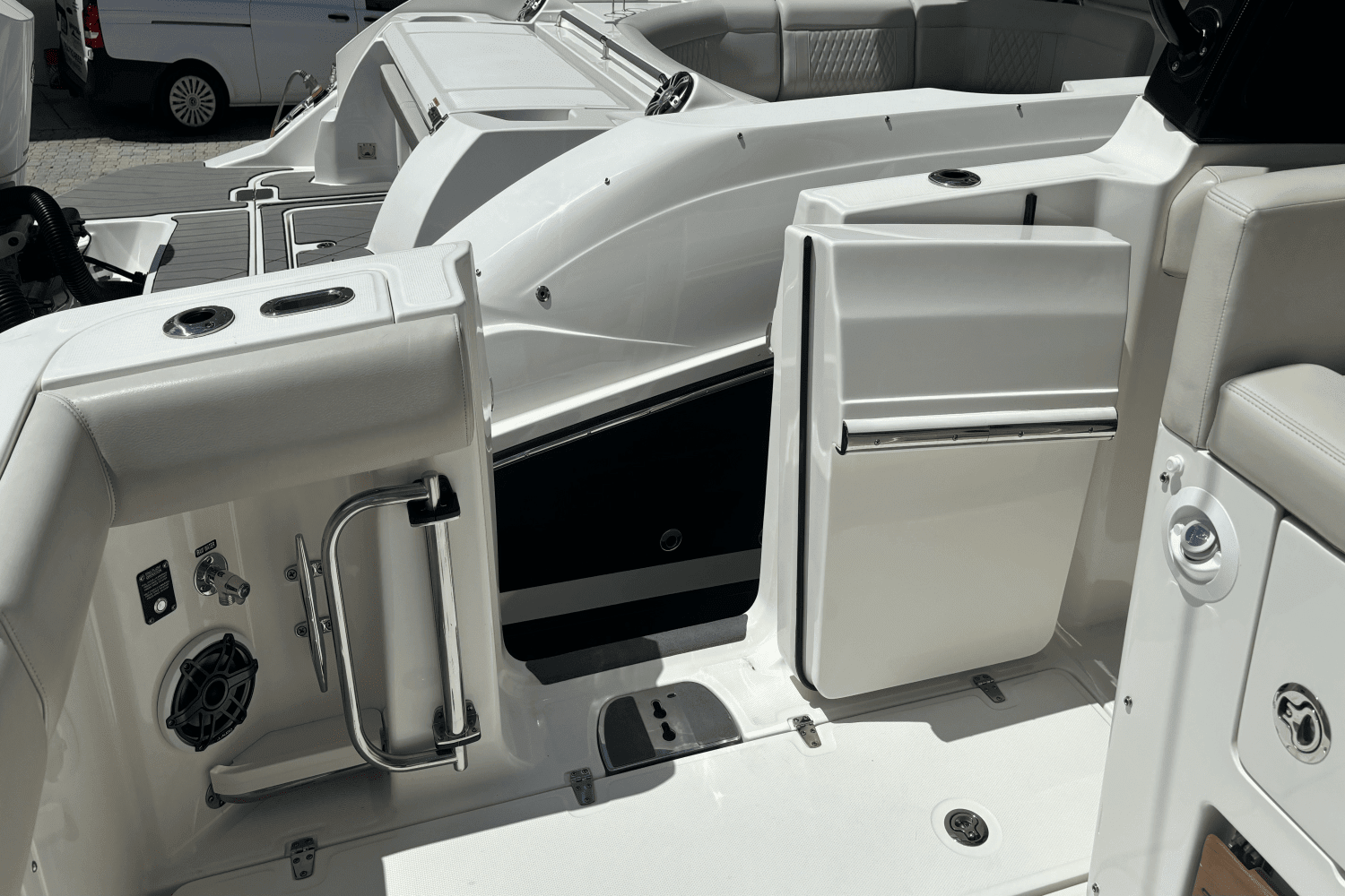 2023 Boston Whaler 350 Realm Image Thumbnail #16