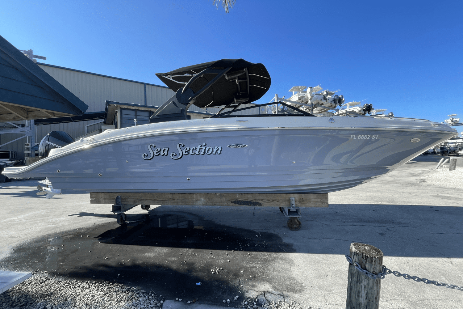 2021 Sea Ray 270 SDX OB OUTBOARD Image Thumbnail #2