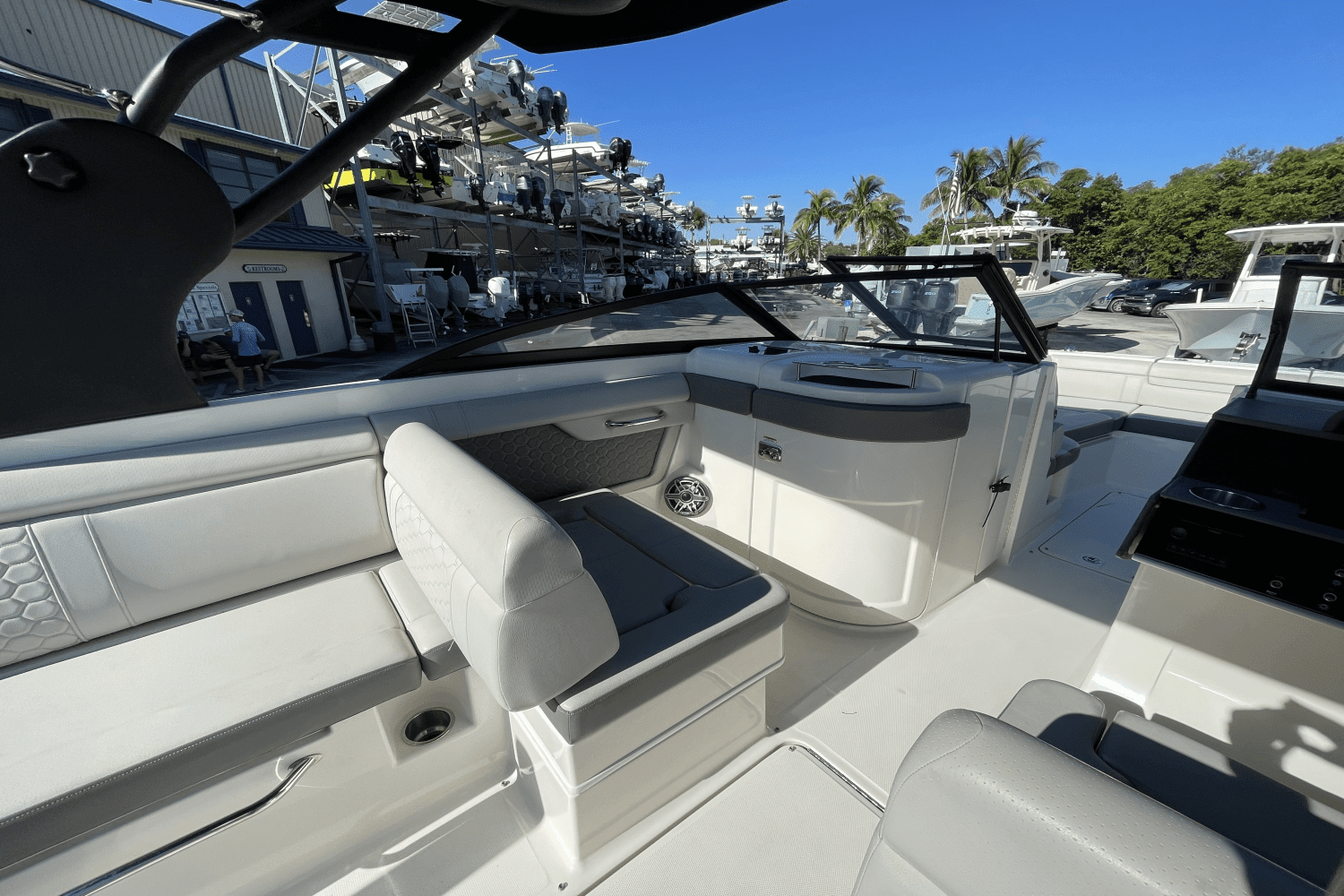 2021 Sea Ray 270 SDX OB OUTBOARD Image Thumbnail #13