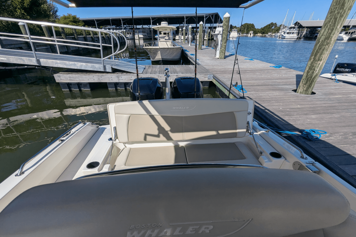 2017 Boston Whaler 27 DAUNTLESS Image Thumbnail #17