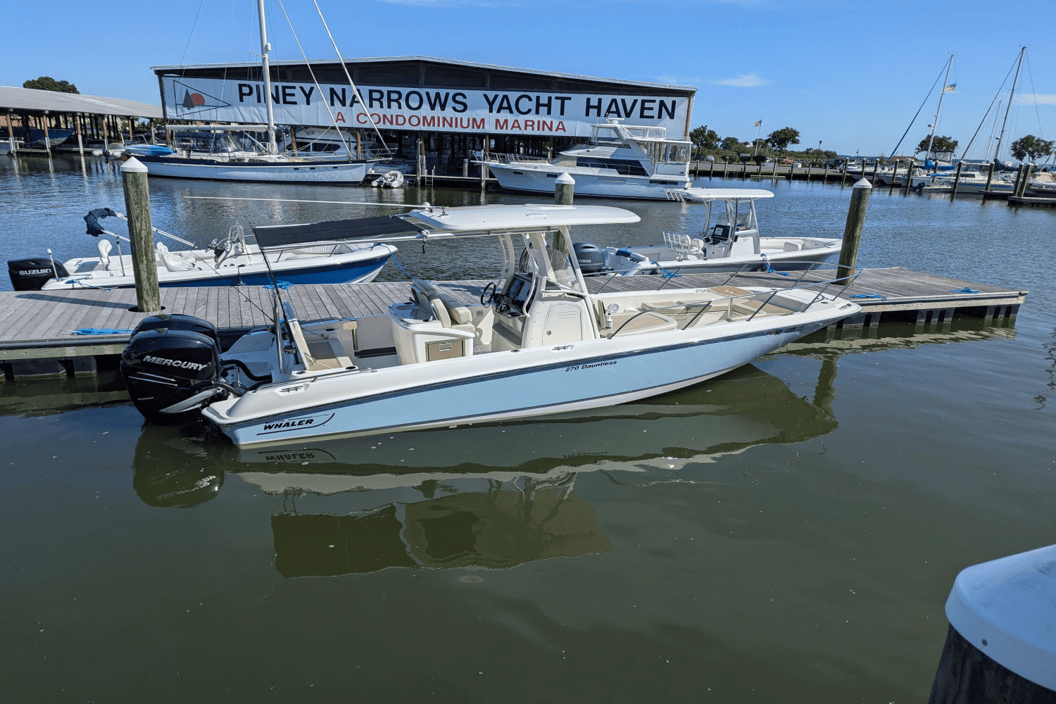 2017 Boston Whaler 27 DAUNTLESS Image Thumbnail #9