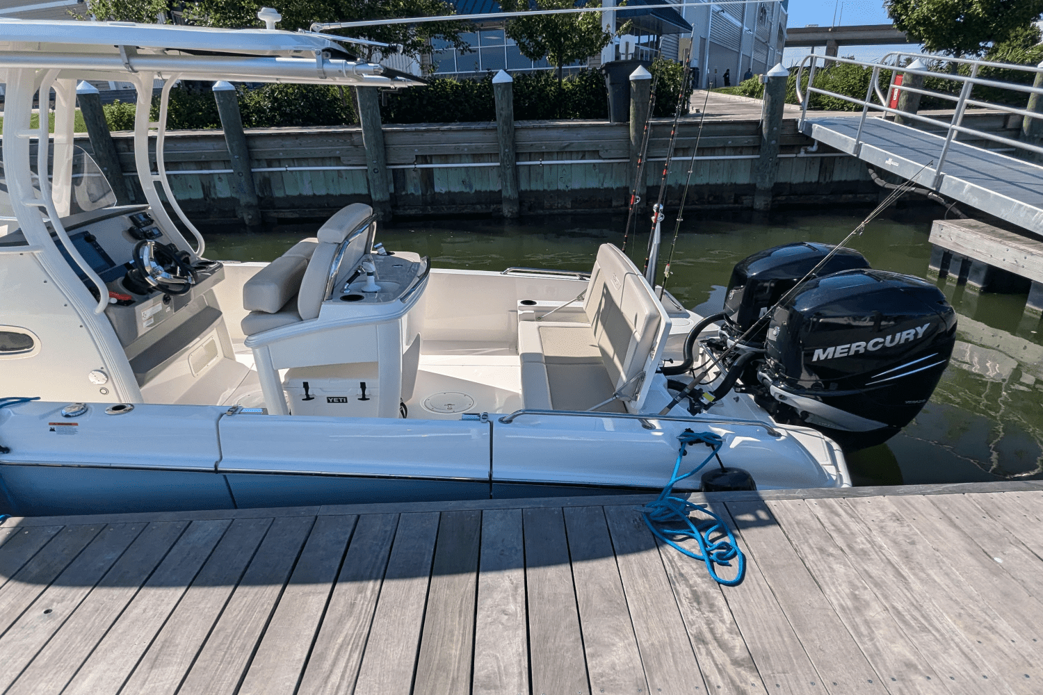 2017 Boston Whaler 27 DAUNTLESS Image Thumbnail #16