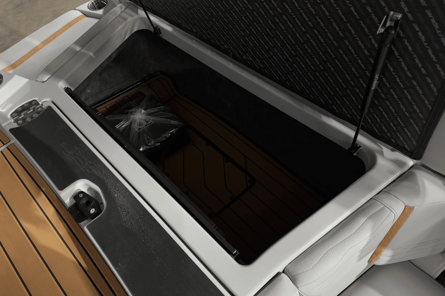 2025 Nautique Super Air Nautique G23 Image Thumbnail #13