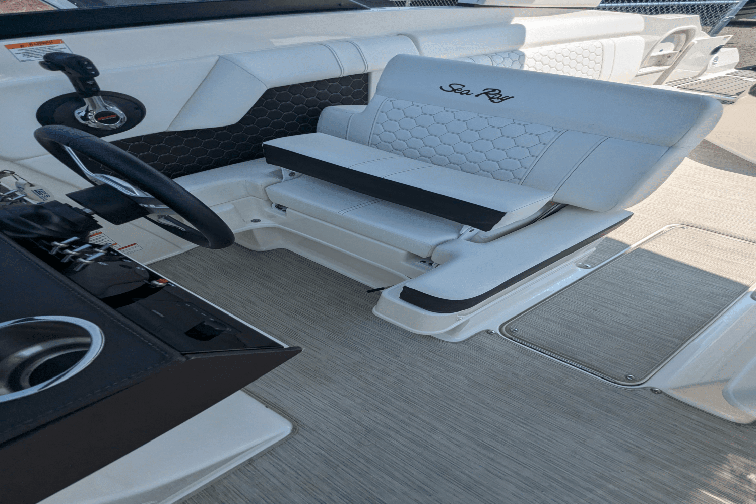 2019 Sea Ray SDX 270 Outboard Image Thumbnail #11