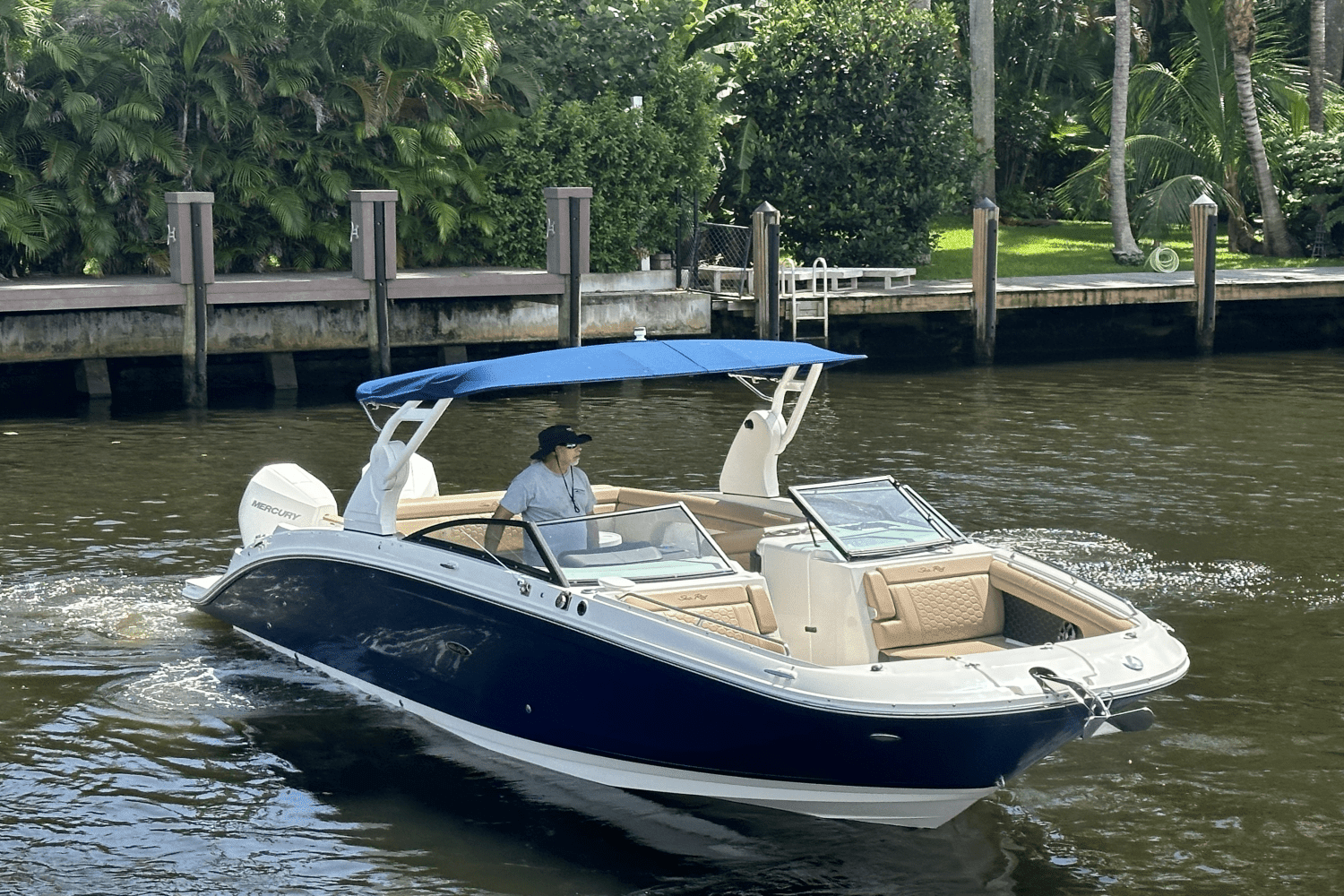 2020 Sea Ray SDX 290 Outboard Image Thumbnail #3