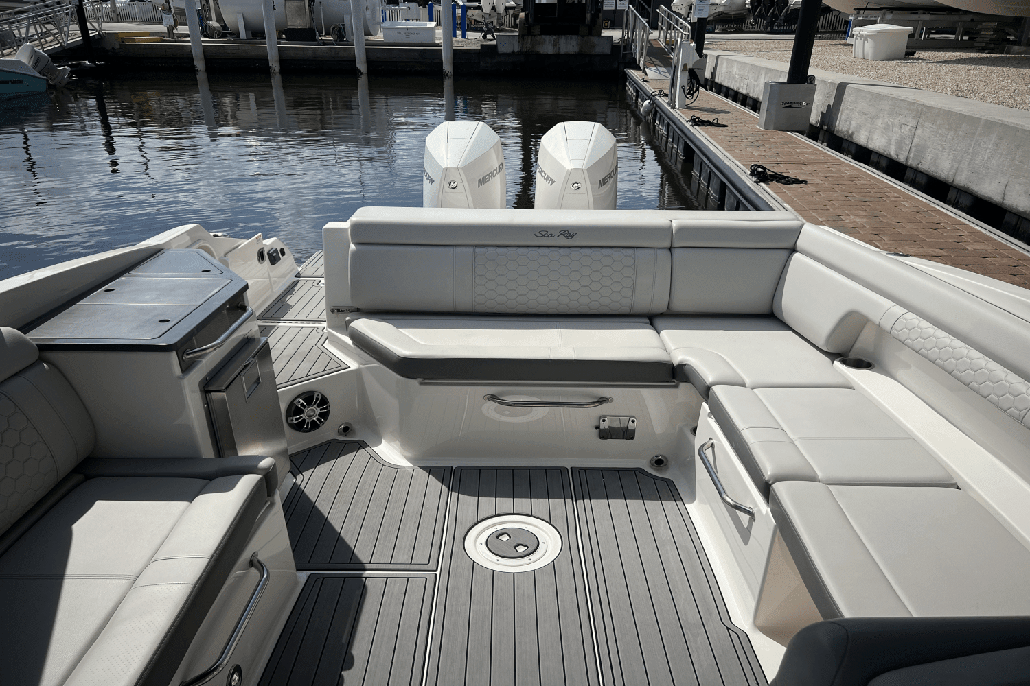 2020 Sea Ray 290 SDX OUTBOARD Image Thumbnail #15