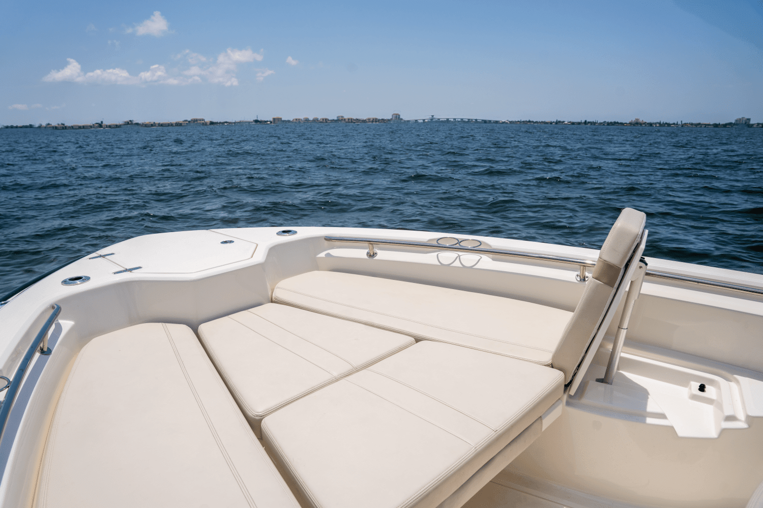 2023 Boston Whaler 28 DAUNTLESS Image Thumbnail #26