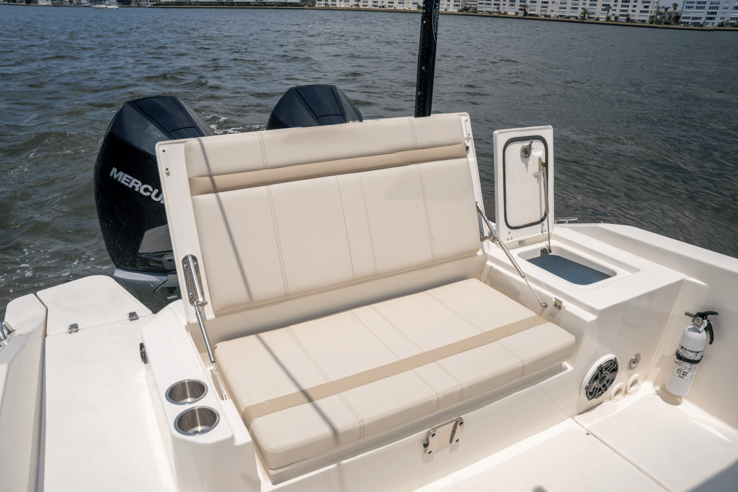 2023 Boston Whaler 28 DAUNTLESS Image Thumbnail #19