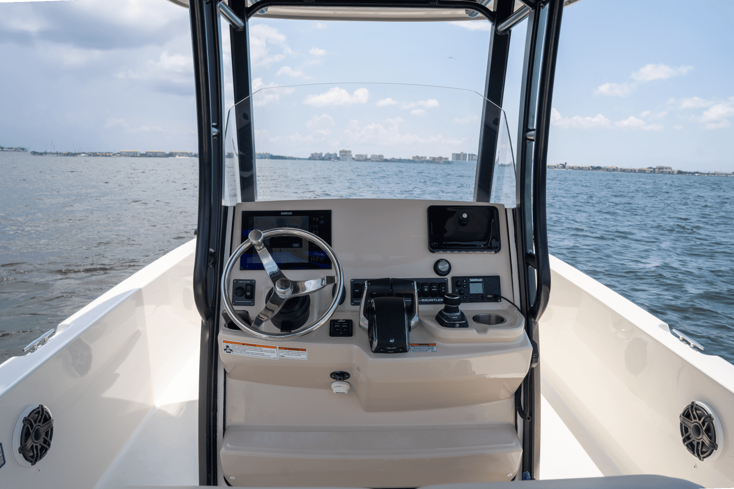 2023 Boston Whaler 28 DAUNTLESS Image Thumbnail #16