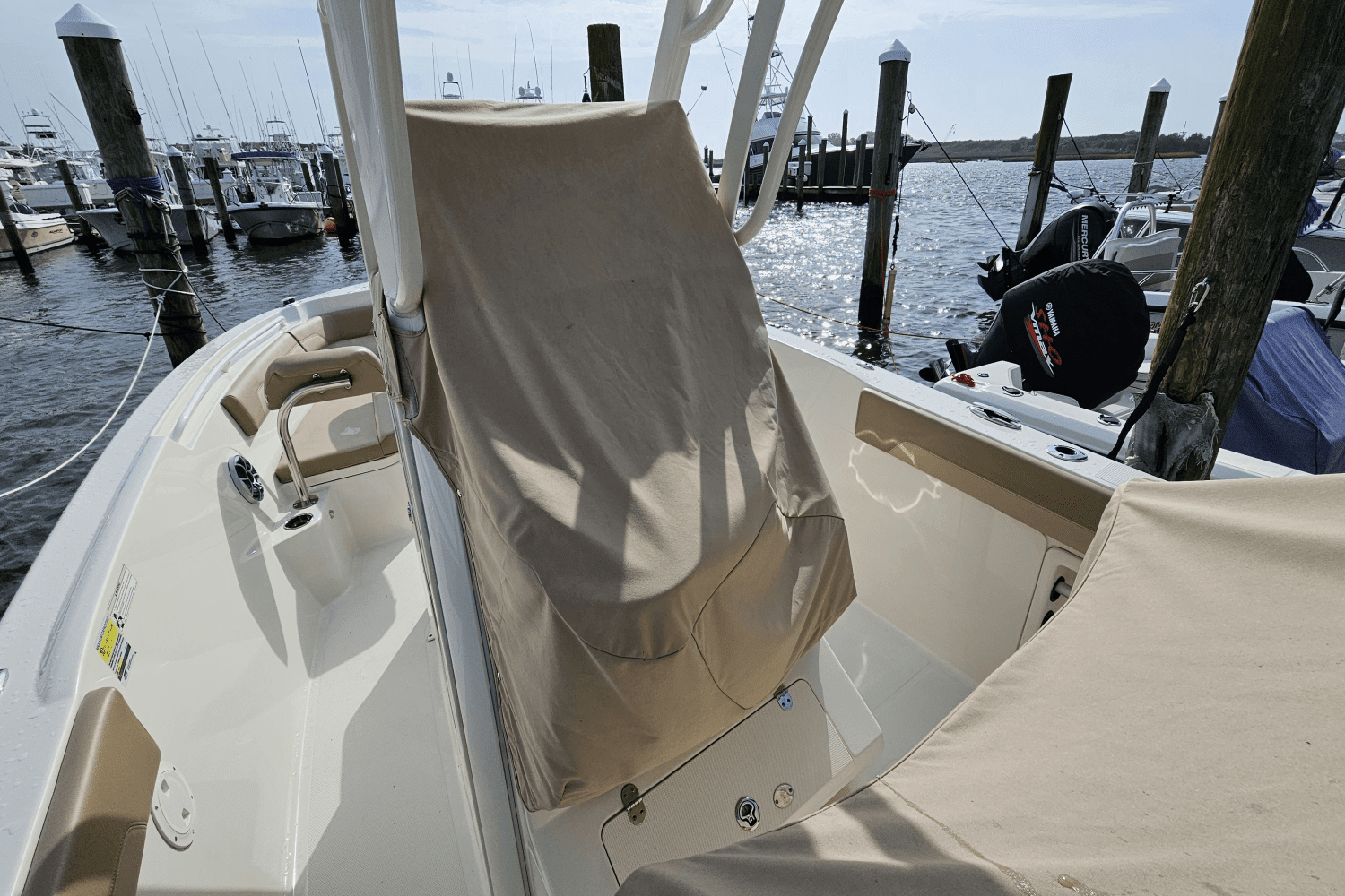 2019 Sailfish 241 CC Image Thumbnail #34