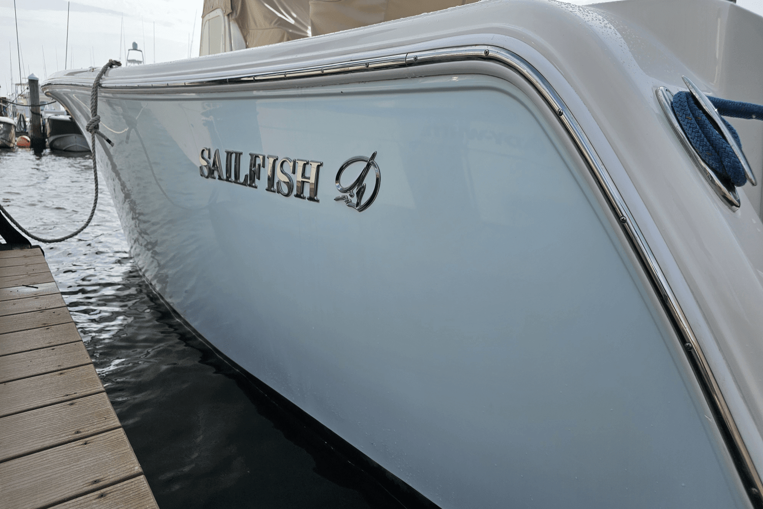 2019 Sailfish 241 CC Image Thumbnail #2