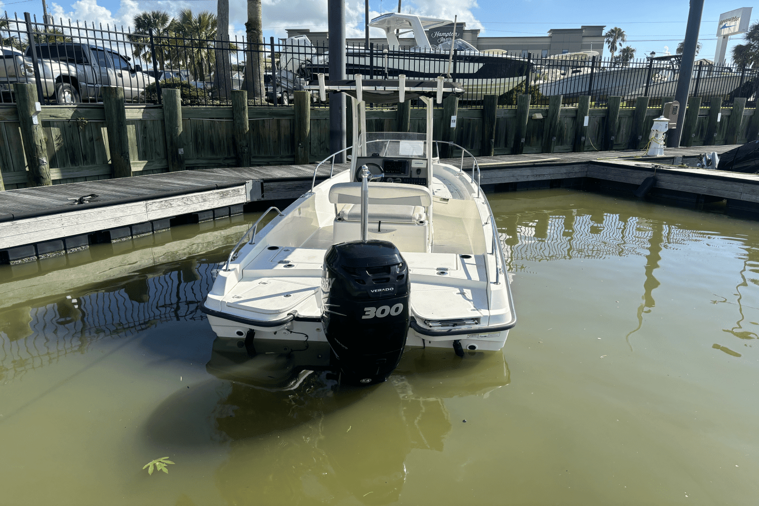 2015 Boston Whaler 240 DAUNTLESS Image Thumbnail #4