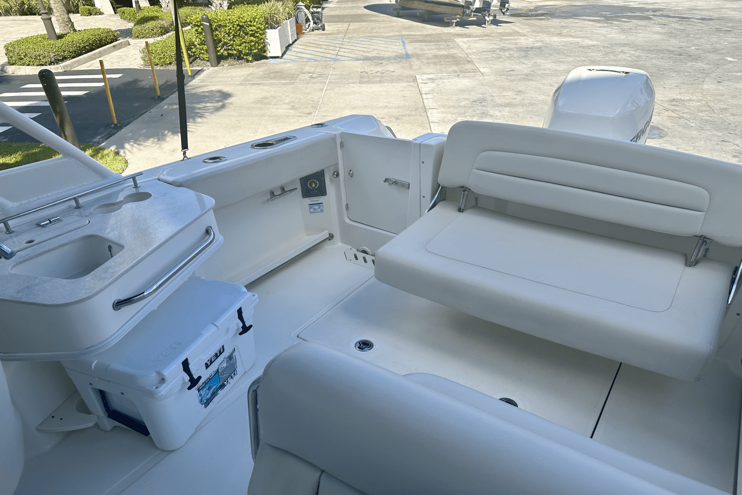 2015 Boston Whaler 230 VANTAGE Image Thumbnail #30