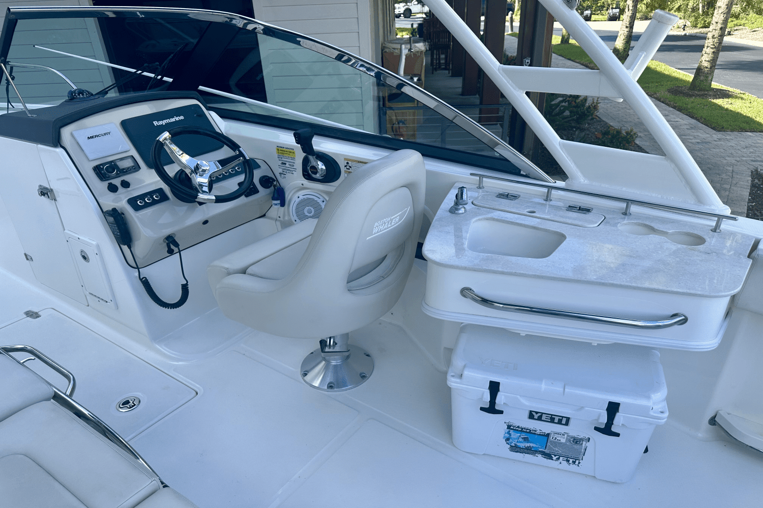 2015 Boston Whaler 230 VANTAGE Image Thumbnail #29