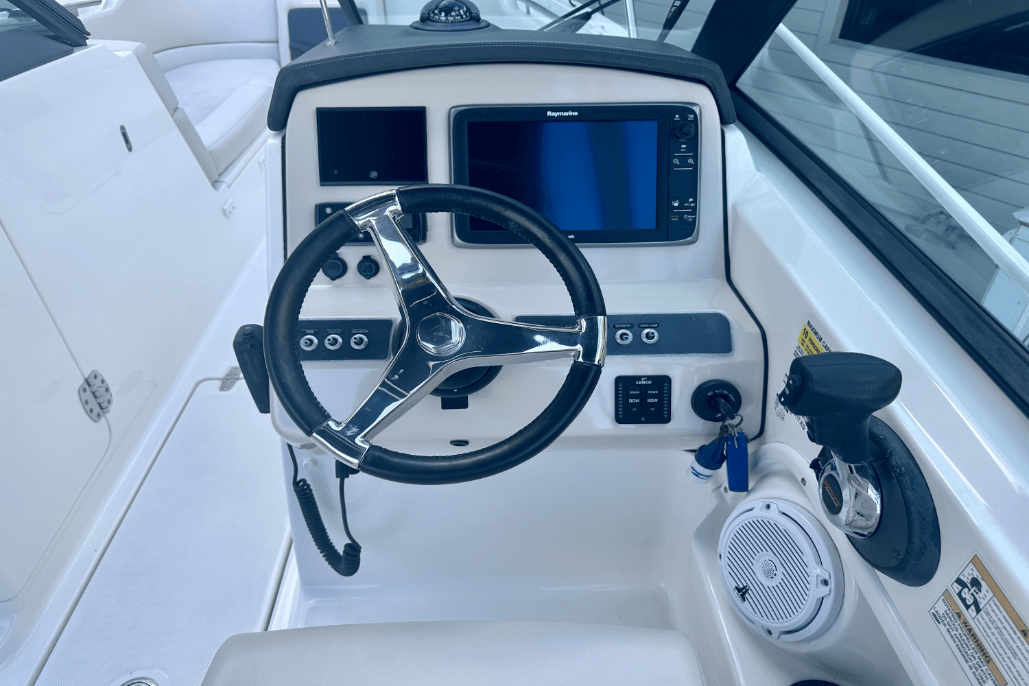 2015 Boston Whaler 230 VANTAGE Image Thumbnail #21