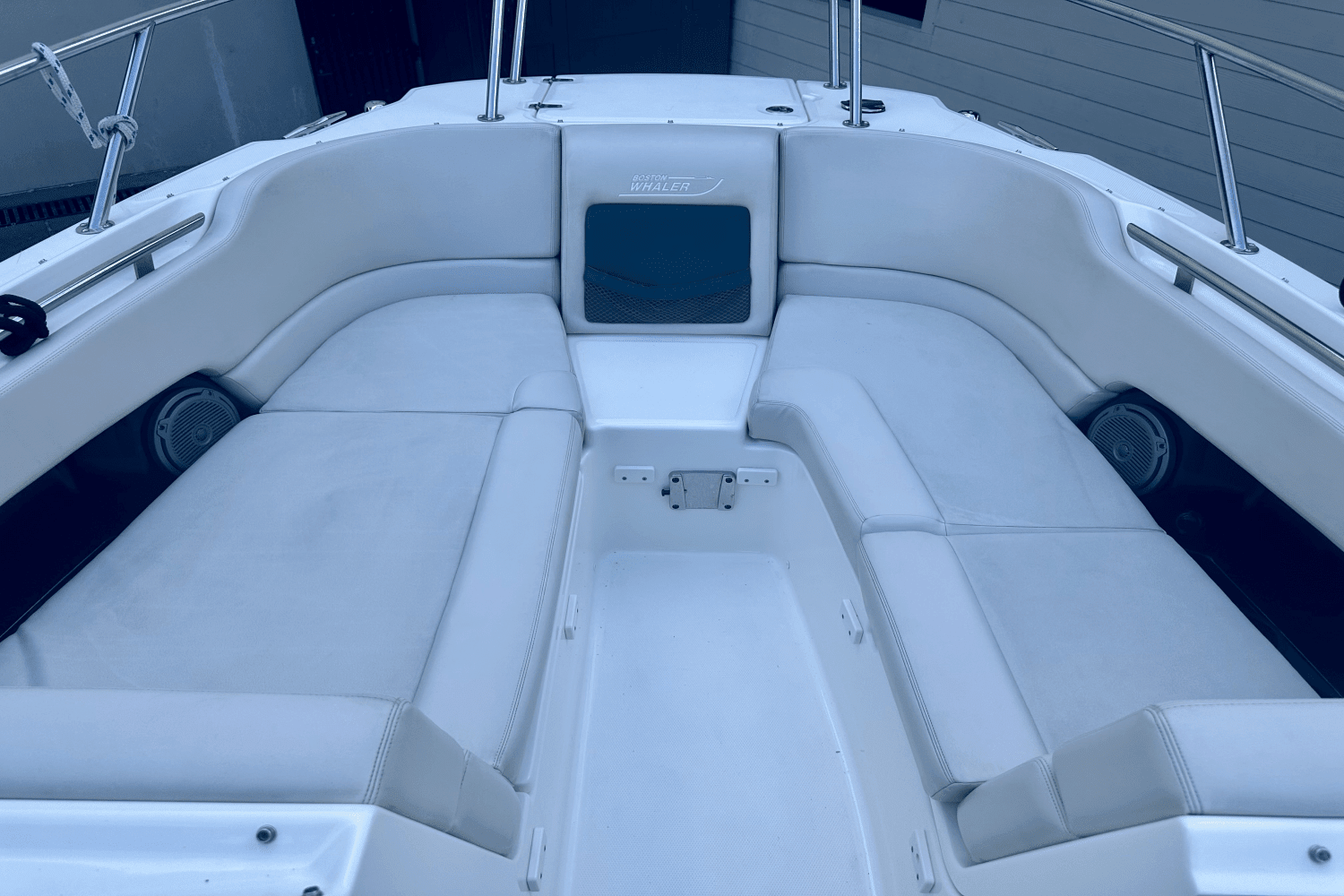 2015 Boston Whaler 230 VANTAGE Image Thumbnail #10