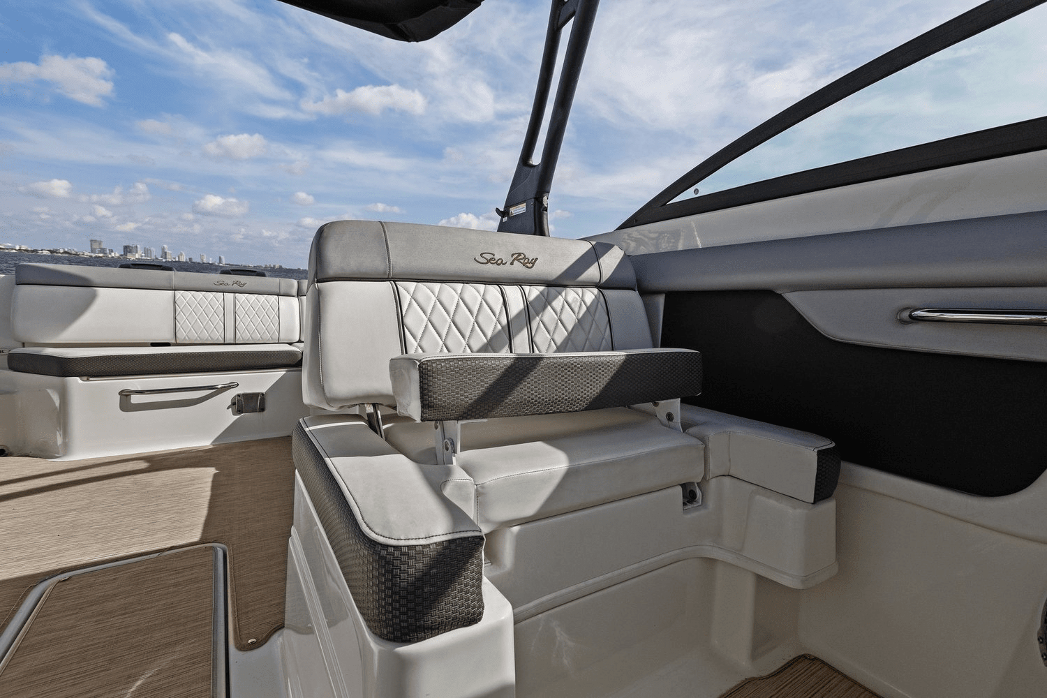 2017 Sea Ray 290 SDX OUTBOARD Image Thumbnail #27