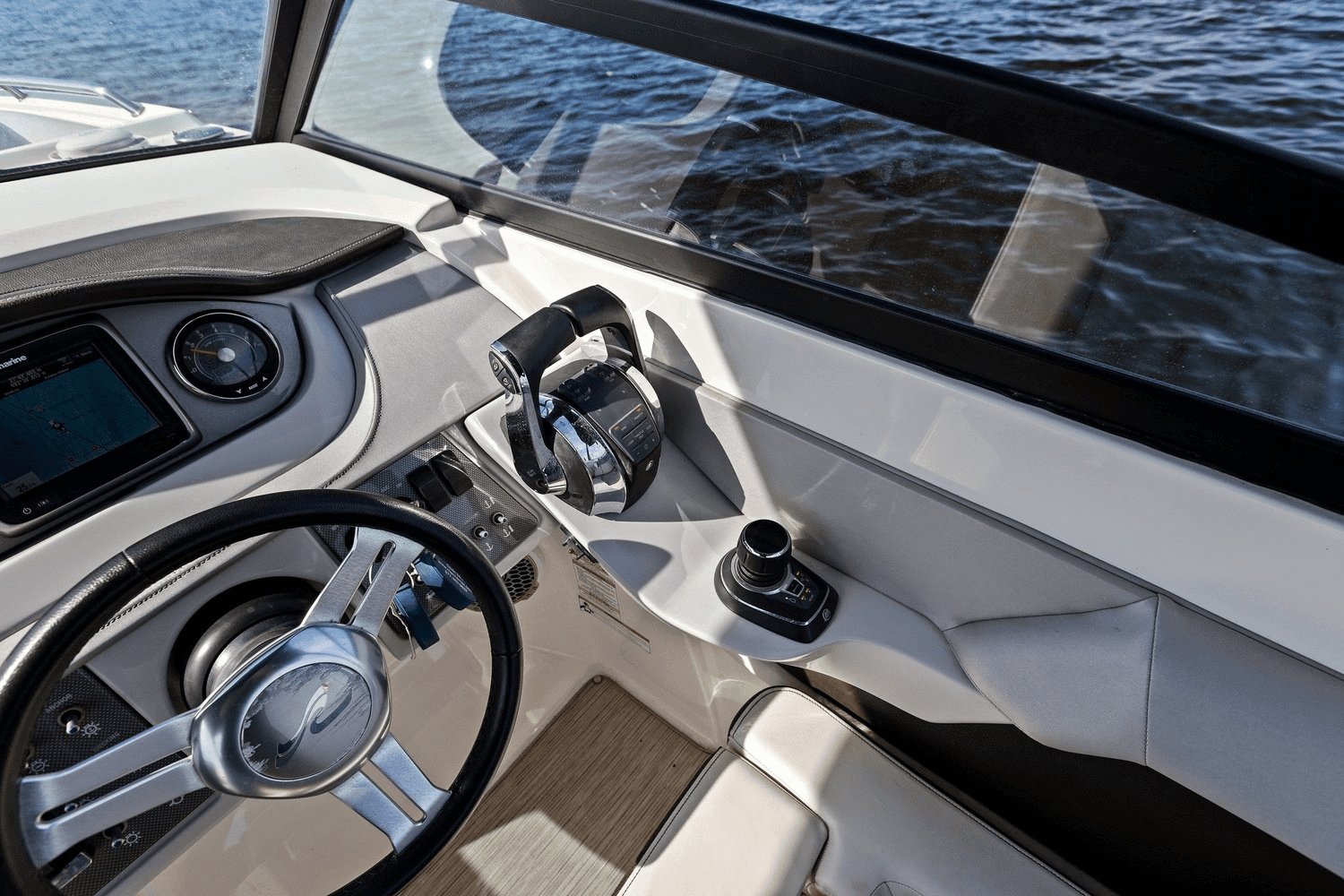 2017 Sea Ray 290 SDX OUTBOARD Image Thumbnail #31