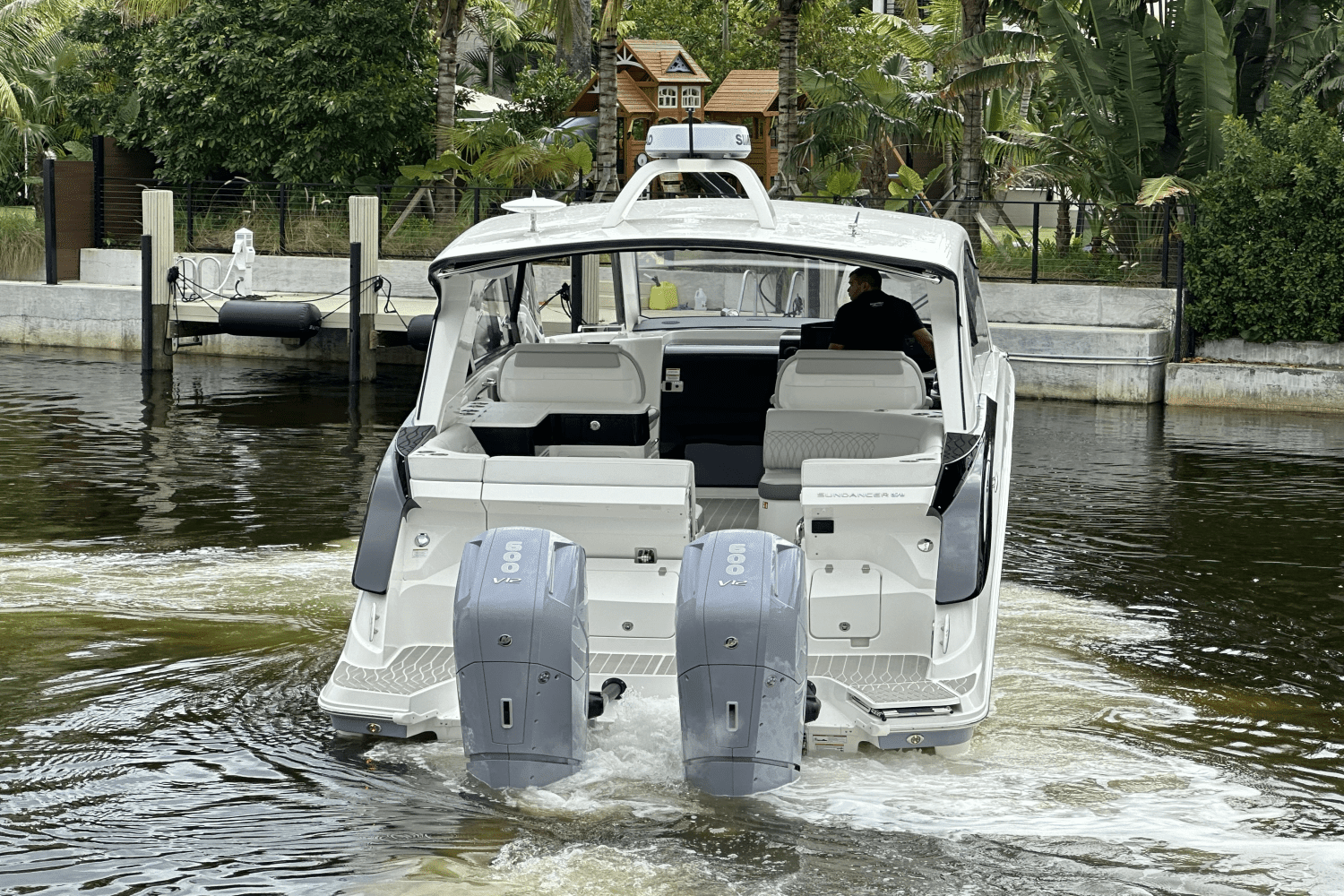 2025 Sea Ray Sundancer 370 Outboard Image Thumbnail #9