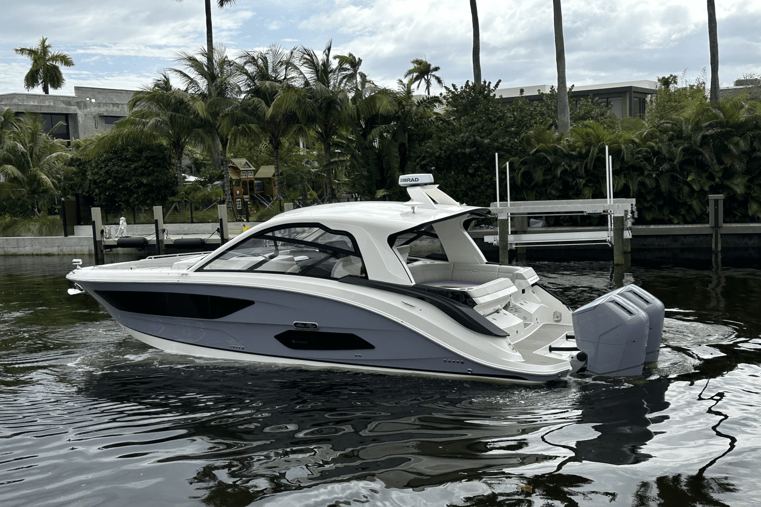 2025 Sea Ray Sundancer 370 Outboard Image Thumbnail #2